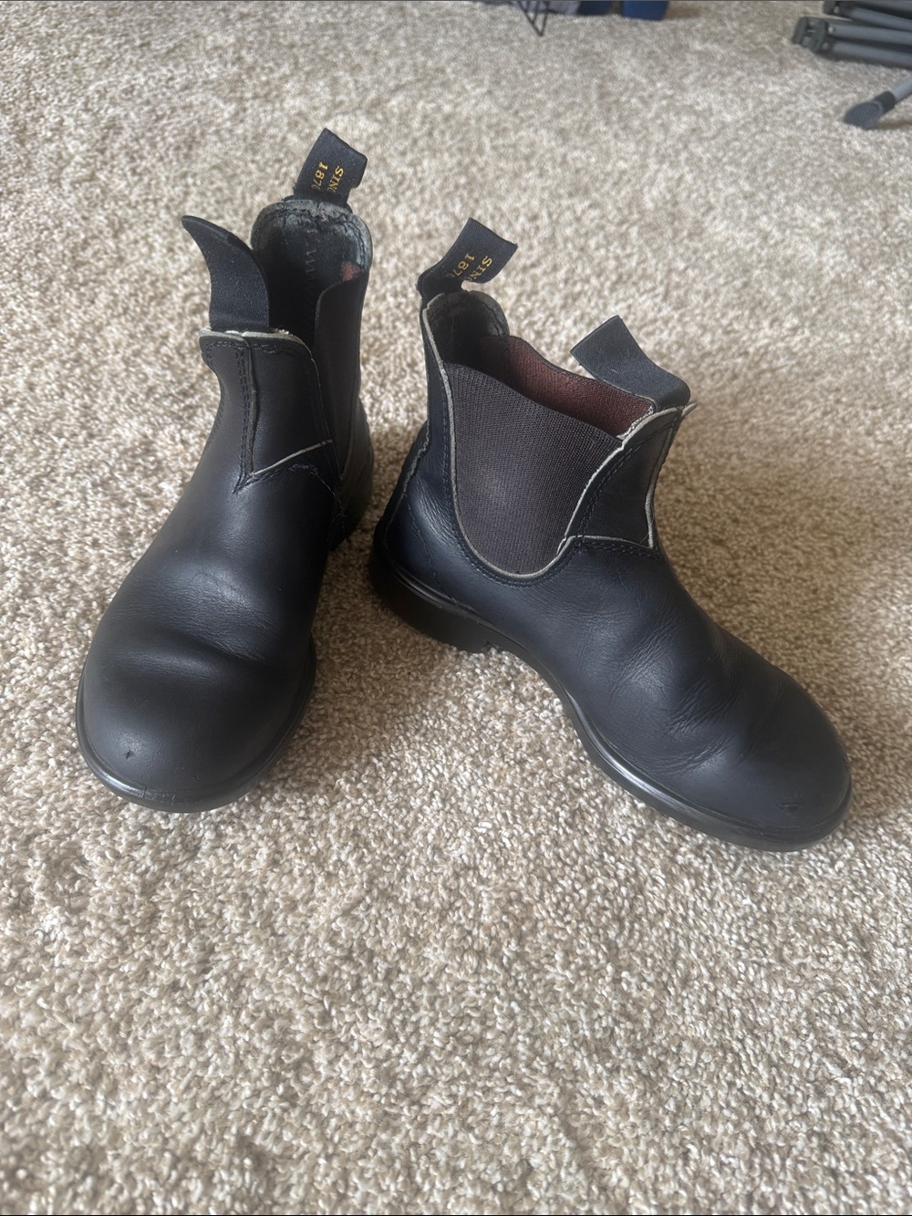 Blundstone Classic Black Leather Chelsea Boots
